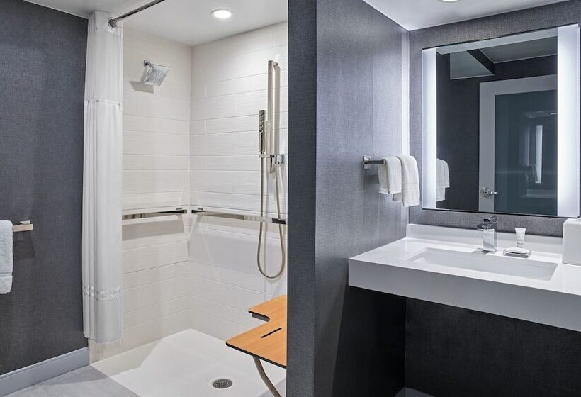 اتاق استاندارد با 2 تخت دوبل, Marriott Lexington Griffin Gate Golf Resort & Spa