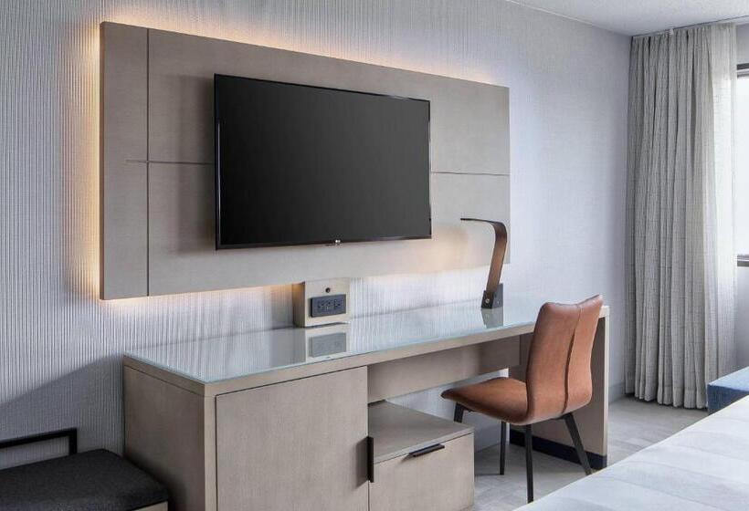 اتاق استاندارد با 2 تخت دوبل, Marriott Lexington Griffin Gate Golf Resort & Spa