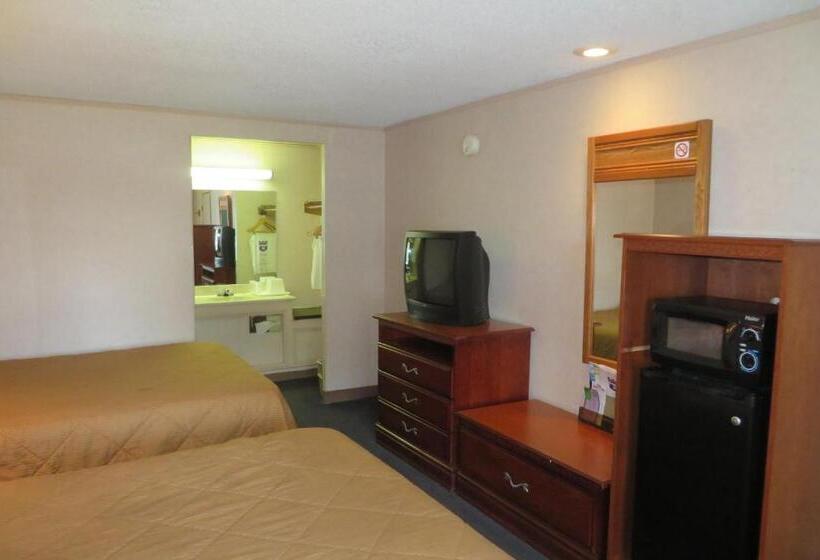 Номер Deluxe, Knights Inn Canton