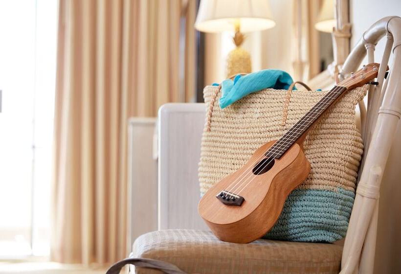 Люкс Боковой Вид на Море, Outrigger Waikiki Paradise