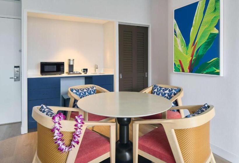 Люкс Боковой Вид на Море, Outrigger Waikiki Paradise