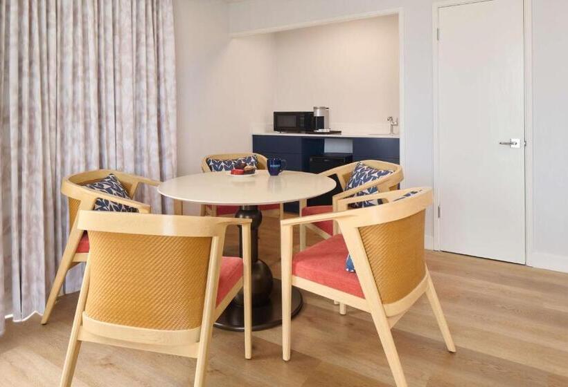 Люкс 2 Спальни, Outrigger Waikiki Paradise