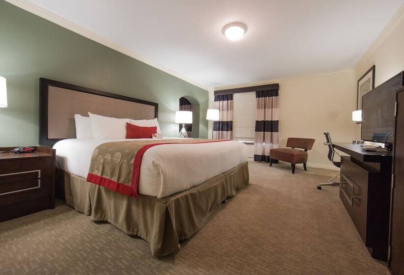 استودیوی لوکس, Ramada By Wyndham Houston Intercontinental Airport East