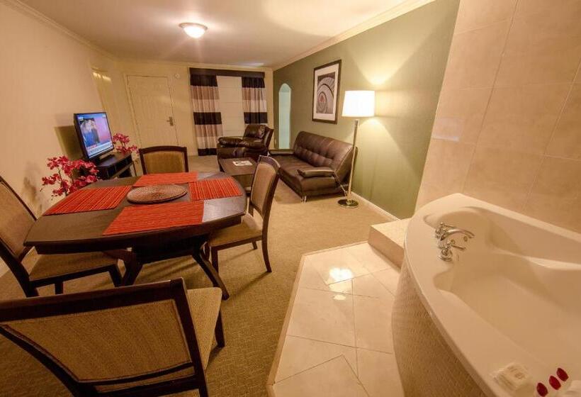 استودیوی لوکس, Ramada By Wyndham Houston Intercontinental Airport East