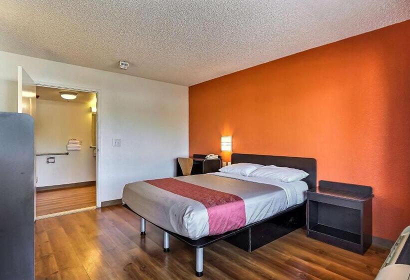Quarto Quadruple Clássico, Motel 6oakland, Ca  Embarcadero
