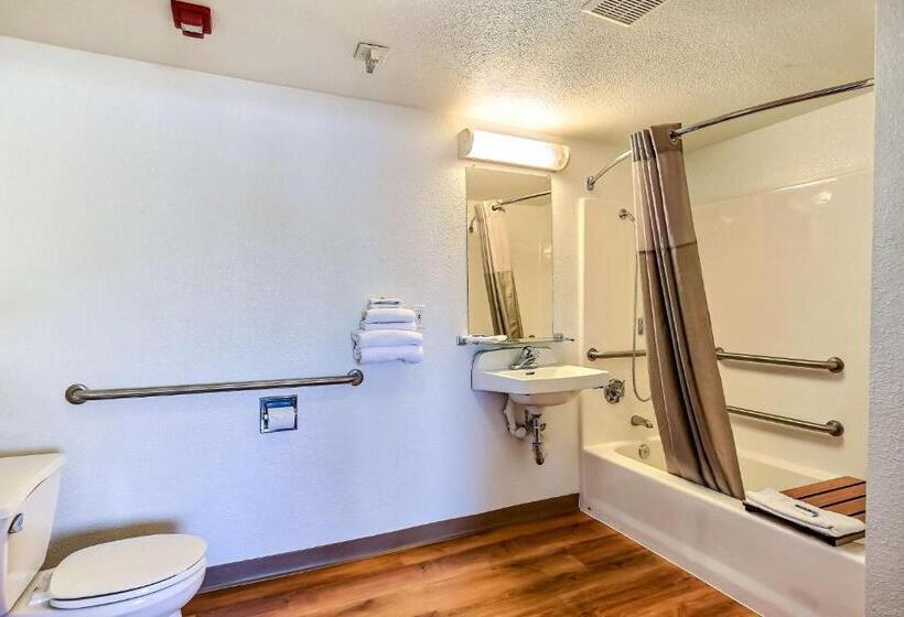 Quarto Standard para Deficientes, Motel 6oakland, Ca  Embarcadero