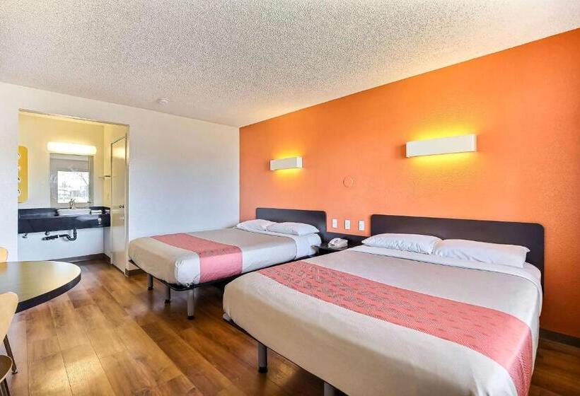 Quarto deluxe, Motel 6oakland, Ca  Embarcadero
