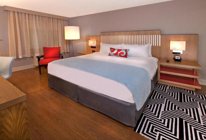 اتاق استاندارد با تخت بزرگ, Wyndham Orlando Resort International Drive