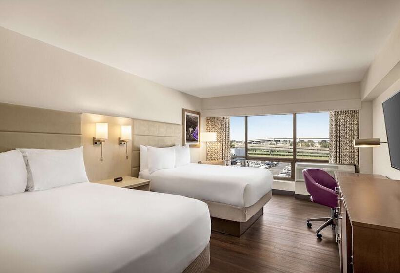 带2个双人床的标准工作室, Doubletree By Hilton Hotel New Orleans Airport