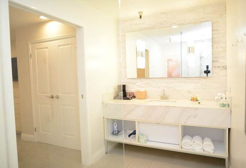 Номер Deluxe, Le Reve Pasadena