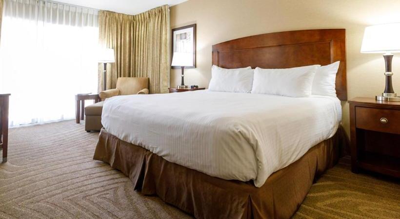 اتاق پرمیوم, Maverick Hotel And Casino By Red Lion Hotels