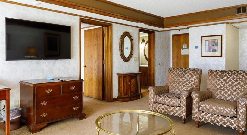 سوییت, Maverick Hotel And Casino By Red Lion Hotels