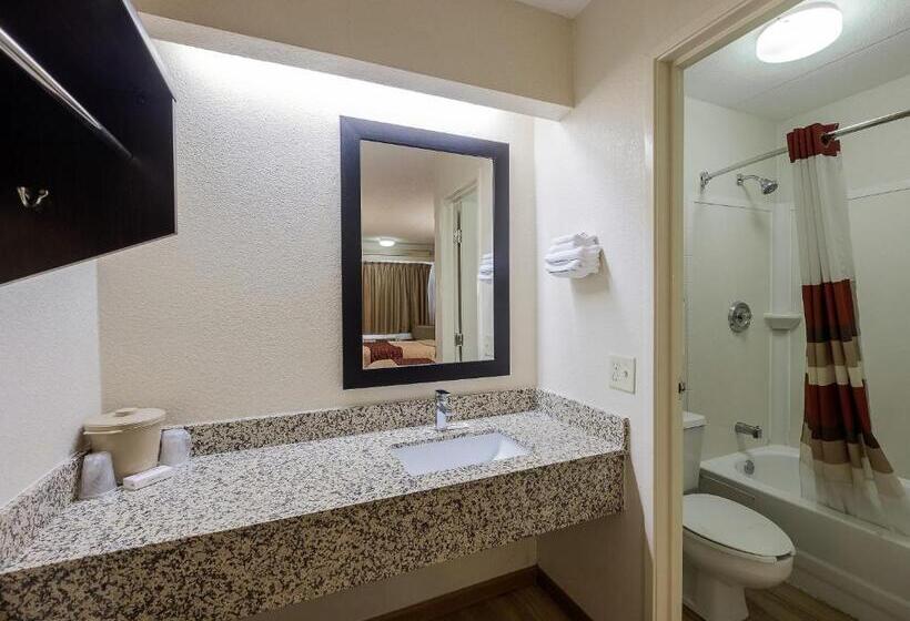 キングサイズベッドのスタンダードルーム, Red Roof Inn Chicago Ohare Airport Arlington Hts