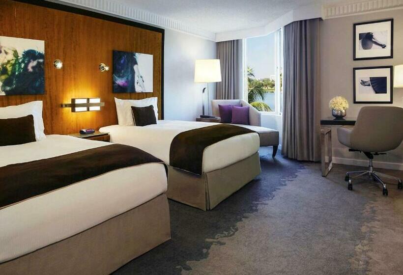 디럭스 룸 호수 전망, Pullman Miami Airport