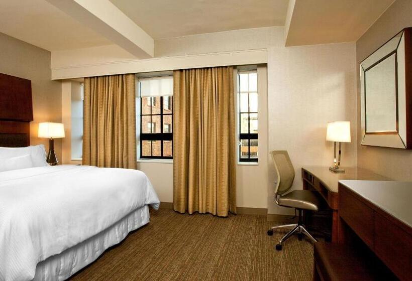Номер Классика Кровать Кинг, The Westin Portland Harborview