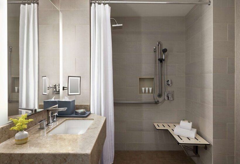 Номер Стандарт Двуспальная Кровать, The Woodlands Resort, Curio Collection By Hilton