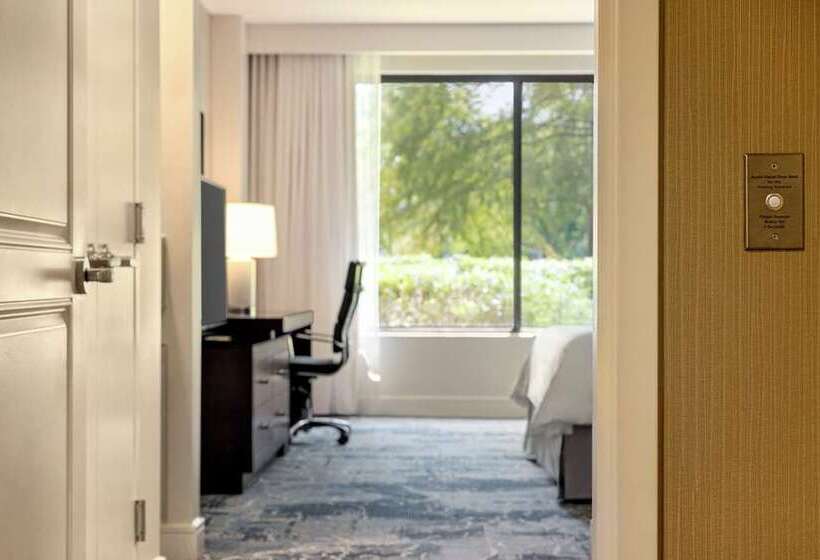 Стандартный Номер Кровать Кинг, The Woodlands Resort, Curio Collection By Hilton