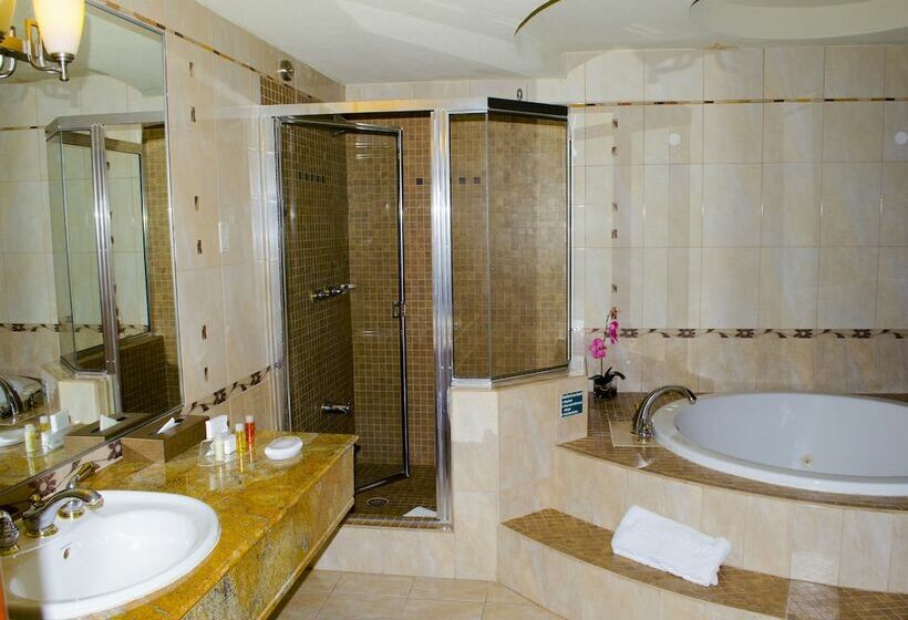 Deluxe Suite Sea View, Accra Beach Hotel & Spa