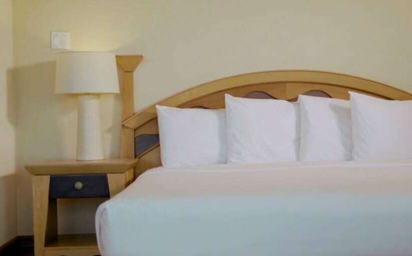 سوئیت اجرایی با چشم‌انداز دریا, Accra Beach Hotel & Spa