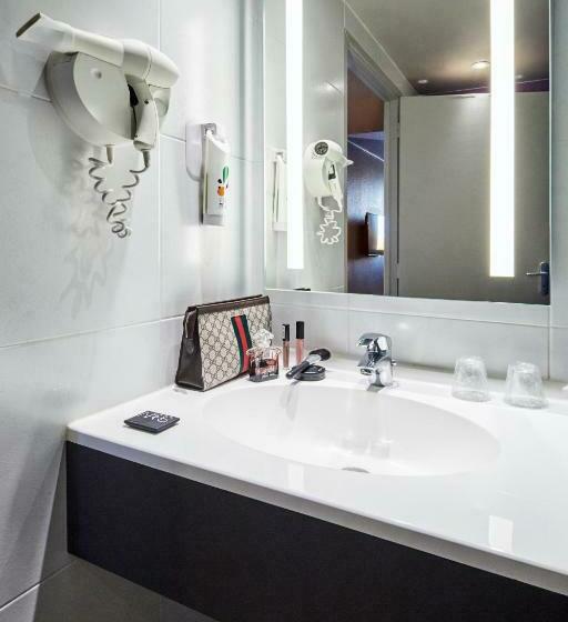 Номер Стандарт, Ibis Styles Evry Lisses