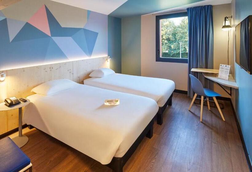 Номер Стандарт, Ibis Styles Evry Lisses