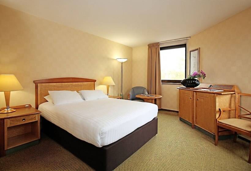 اتاق کلاب, Millennium Hotel Paris Charles De Gaulle