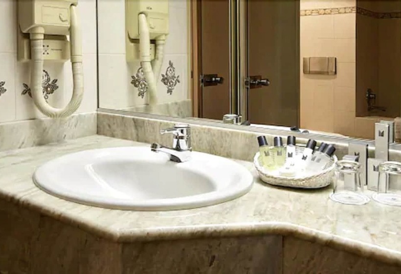 اتاق کلاب, Millennium Hotel Paris Charles De Gaulle
