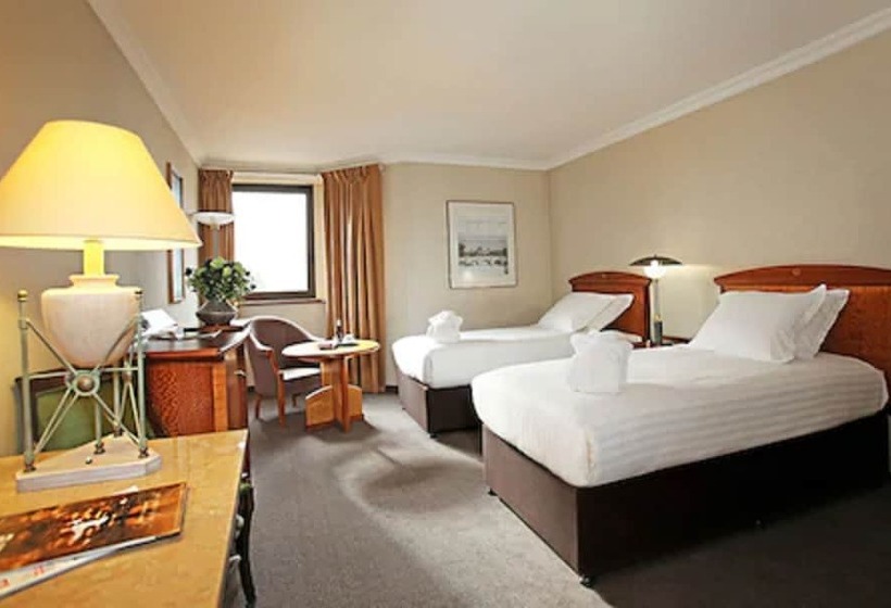 اتاق کلاب, Millennium Hotel Paris Charles De Gaulle
