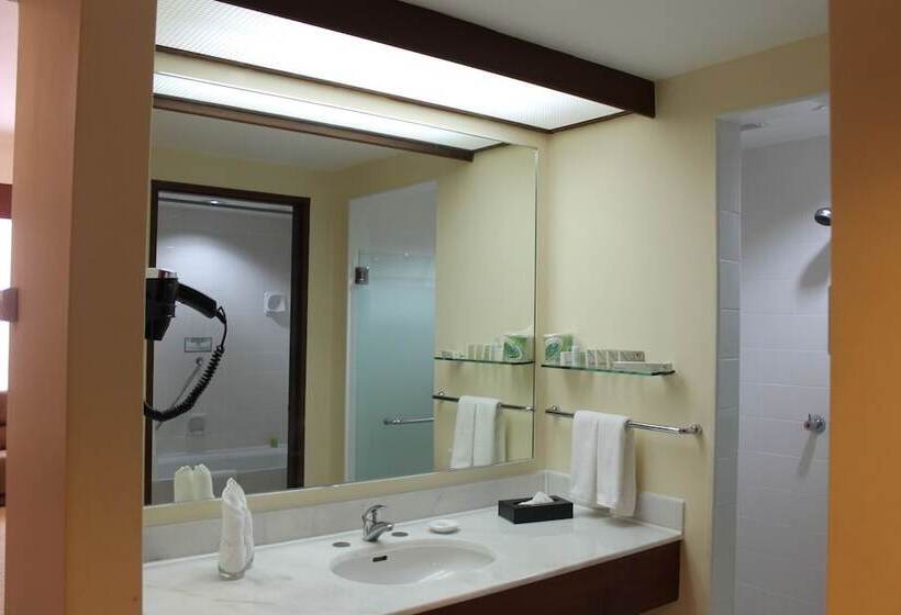 Семейный Номер Вид на Горы, Bayview Beach Resort