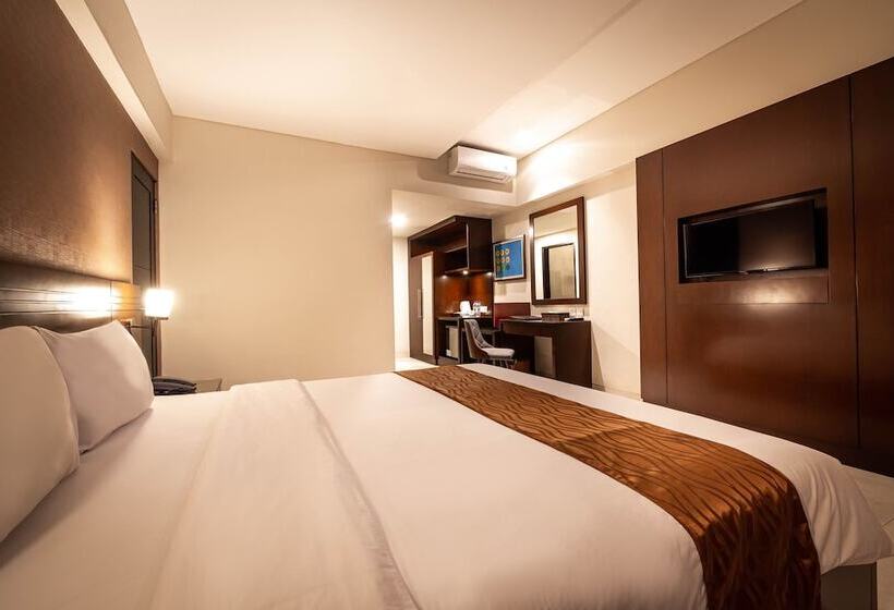 Номер Deluxe с Балконом, Yulia Beach Inn Kuta