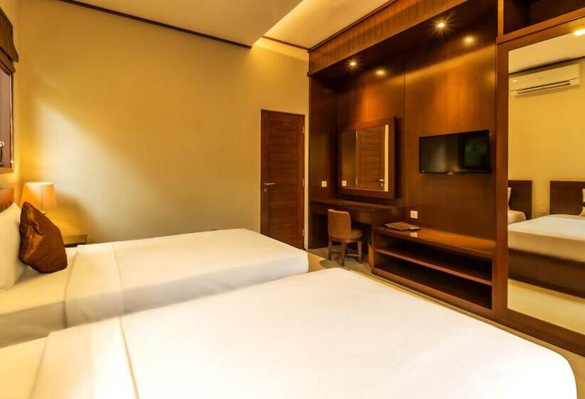 Номер Deluxe с Балконом, Yulia Beach Inn Kuta