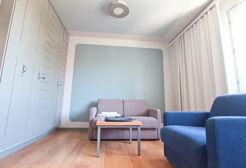 Трехместный Номер Стандарт Совместная Ванная, Eurohostel