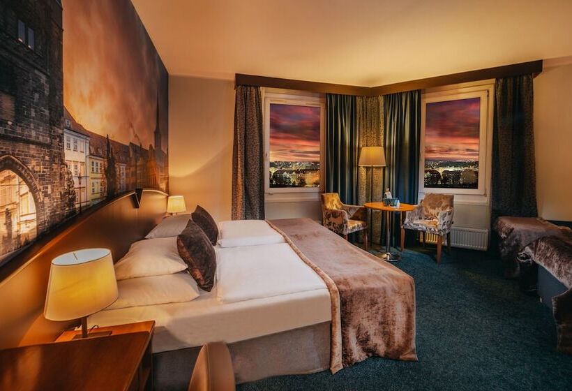 Номер Стандарт Трехместный, Plaza Prague Hotel   Czech Leading Hotels