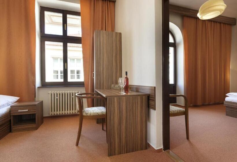 四人标准间, B&b Hotel Praha