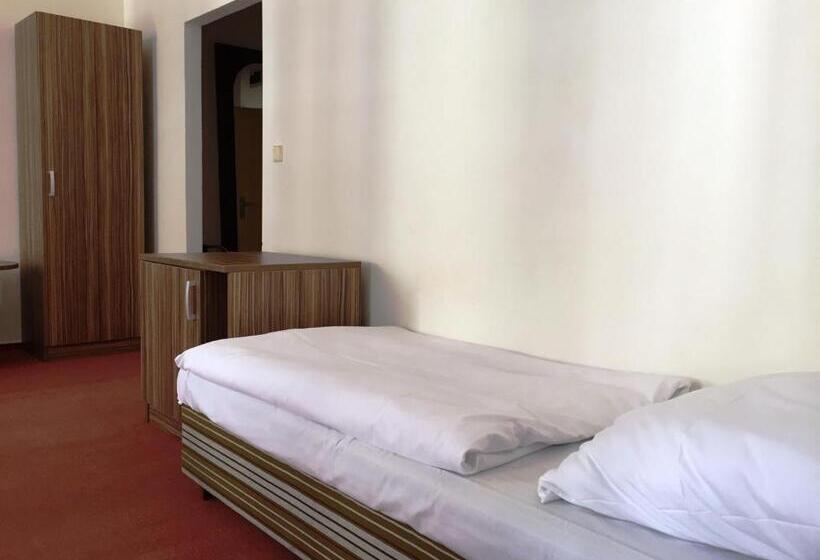 家庭间, B&b Hotel Praha