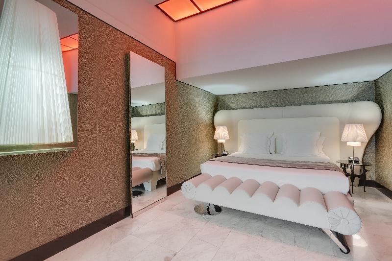 سوییت جونیور, Grand Hotel Palace Rome