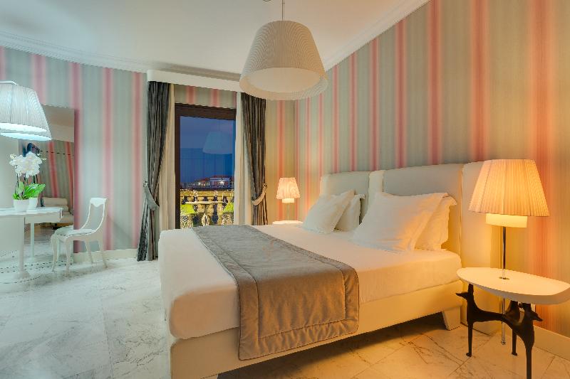 اتاق اجرایی, Grand Hotel Palace Rome