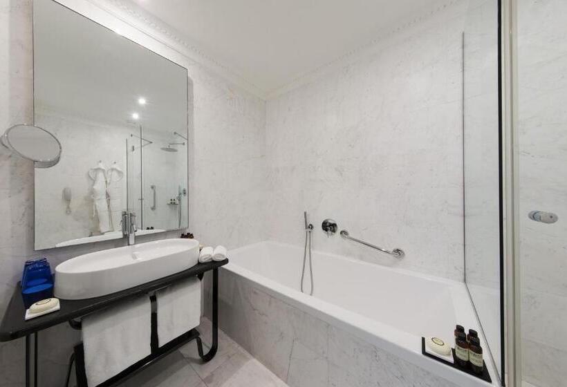 اتاق لوکس با تخت بزرگ, Grand Hotel Palace Rome