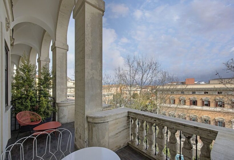 اتاق اجرایی, Grand Hotel Palace Rome