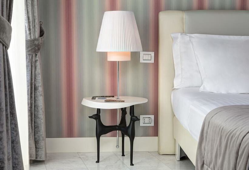 سوییت جونیور, Grand Hotel Palace Rome