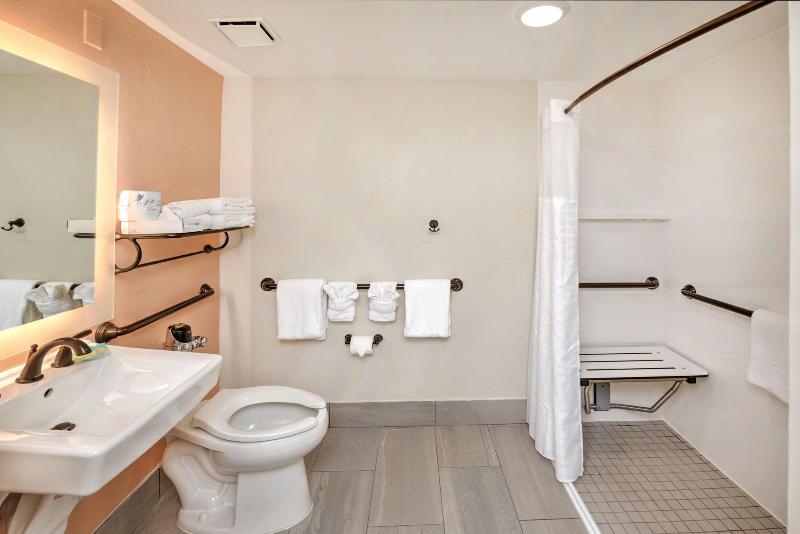 اتاق استاندارد برای معلولان, Bahama House  Daytona Beach Shores