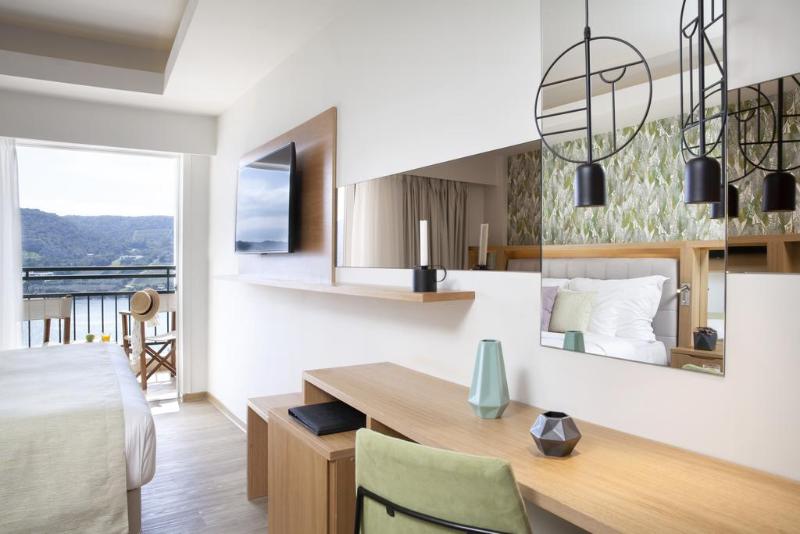 Номер Executive Вид на Море, Dolce By Wyndham Athens Attica Riviera