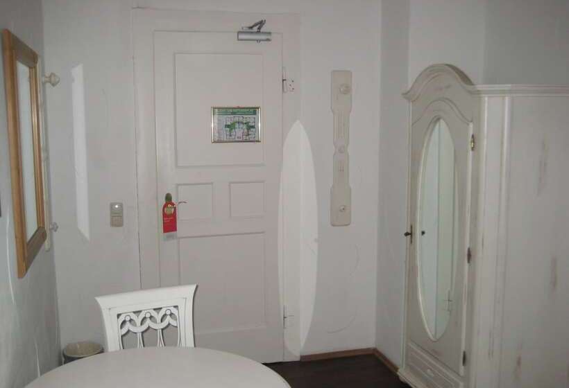 اتاق استاندارد یک نفره, Seibel
