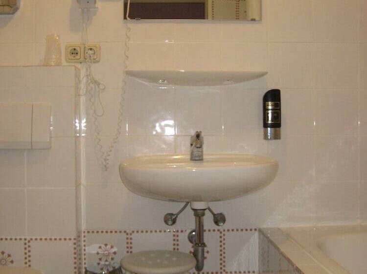 اتاق استاندارد چهار تخته, Seibel
