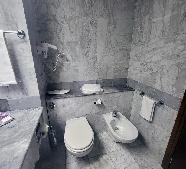 اتاق لوکس, Tower Genova Airport   Hotel & Conference Center