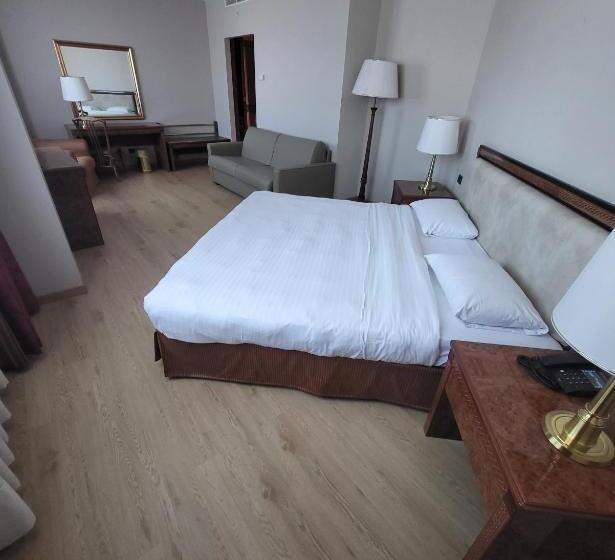 سوئیت جونیور خانوادگی, Tower Genova Airport   Hotel & Conference Center