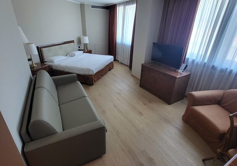 سوییت جونیور, Tower Genova Airport   Hotel & Conference Center