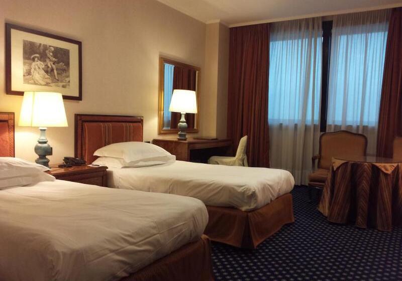 اتاق لوکس, Tower Genova Airport   Hotel & Conference Center