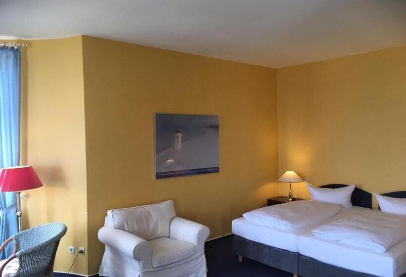 اتاق راحتی با چشم‌انداز دریا, Np Hotel Schweriner Hof