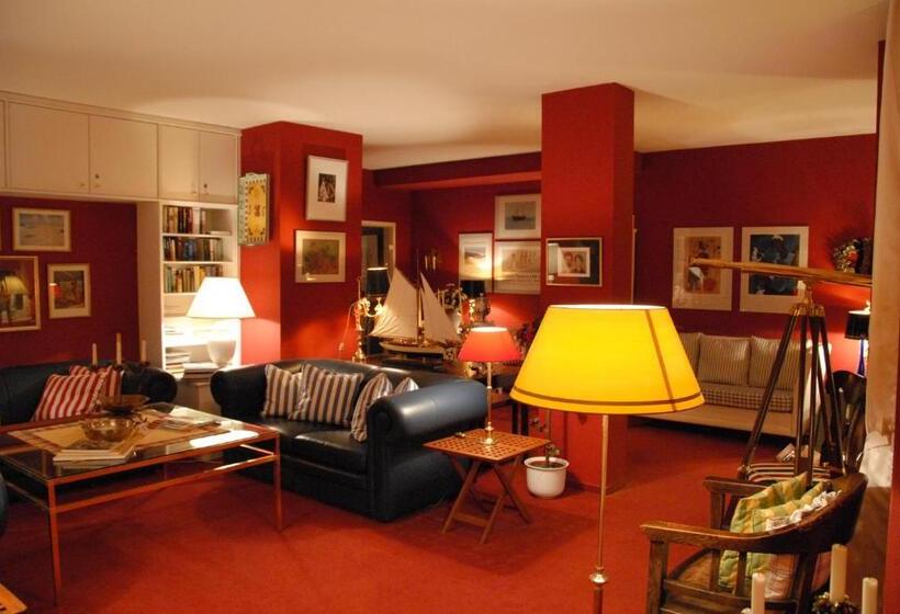 سوییت جونیور با چشم‌انداز دریا, Np Hotel Schweriner Hof